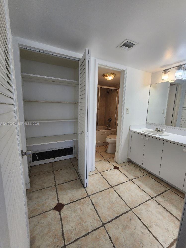 2016 Bay Drive 304 Property Photo 18