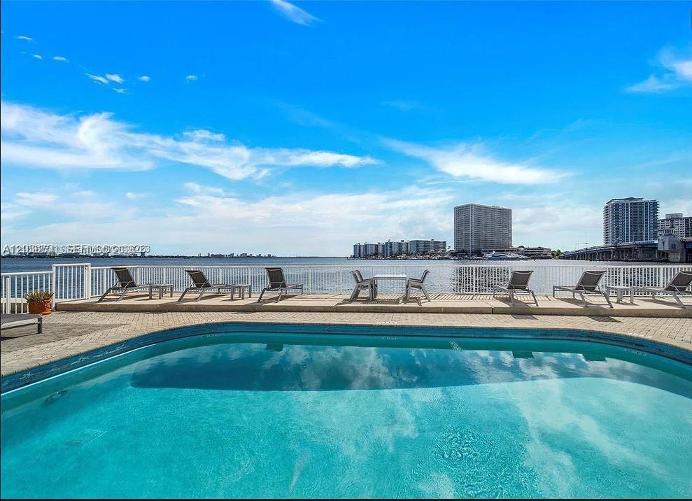 2016 Bay Drive 304 Property Photo 32