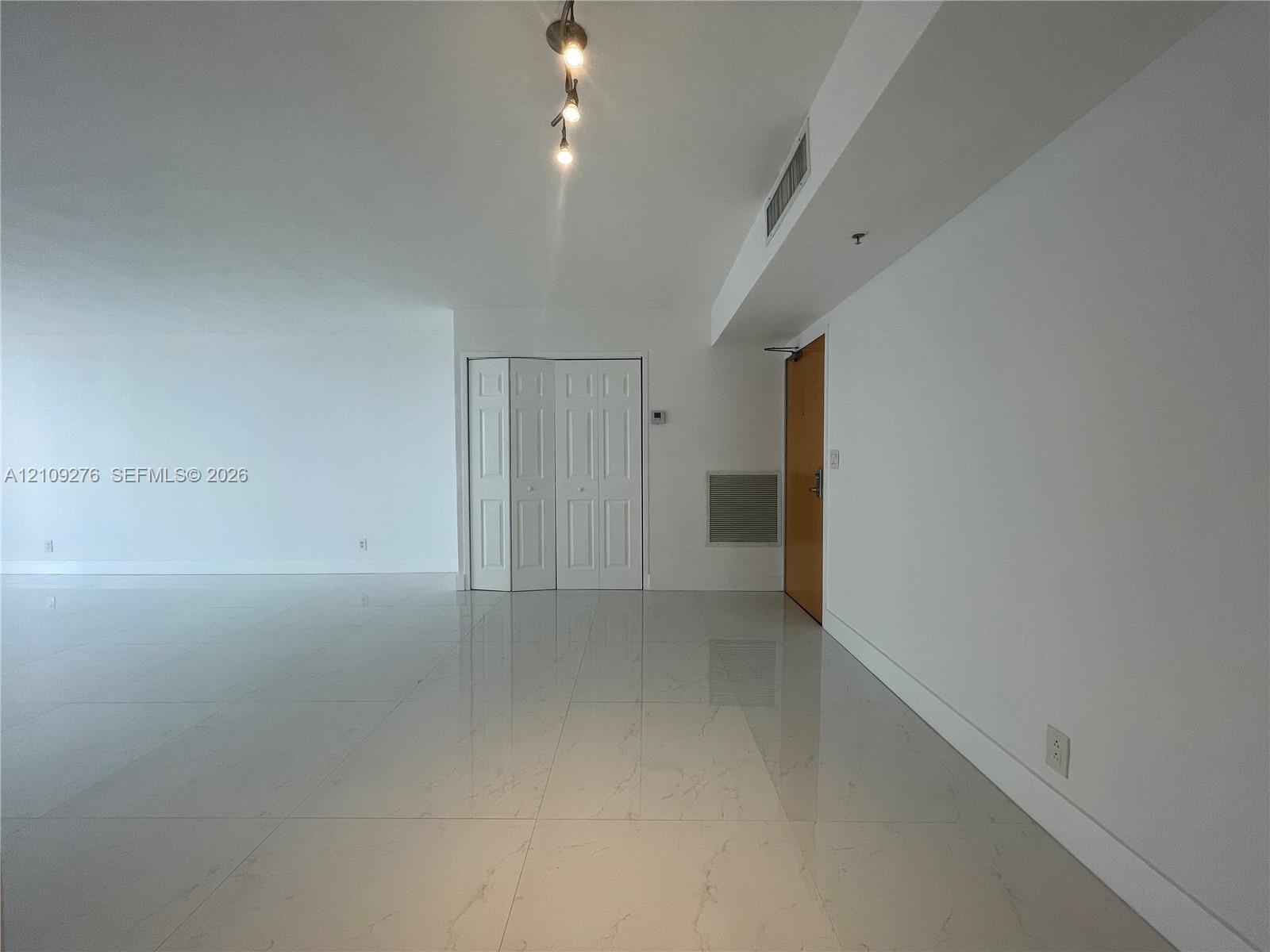 9195 Collins Avenue 1004 Property Photo 6