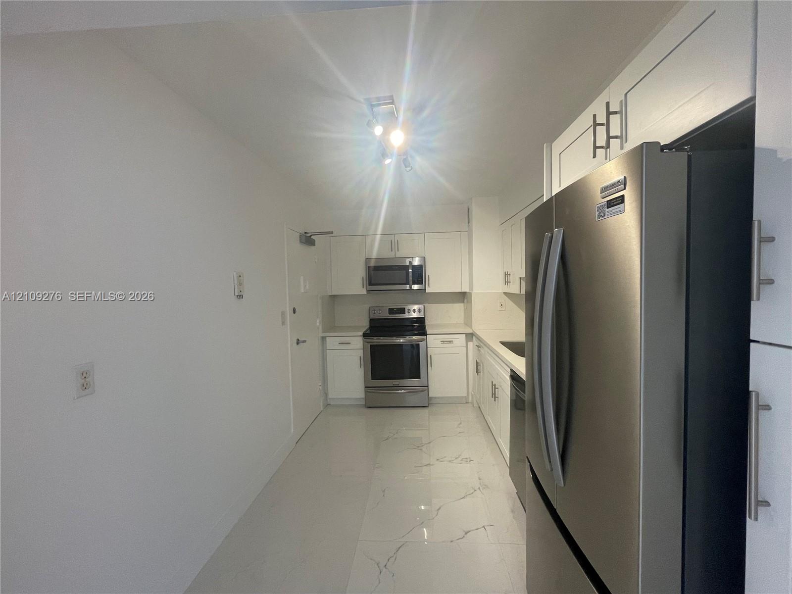 9195 Collins Avenue 1004 Property Photo 8