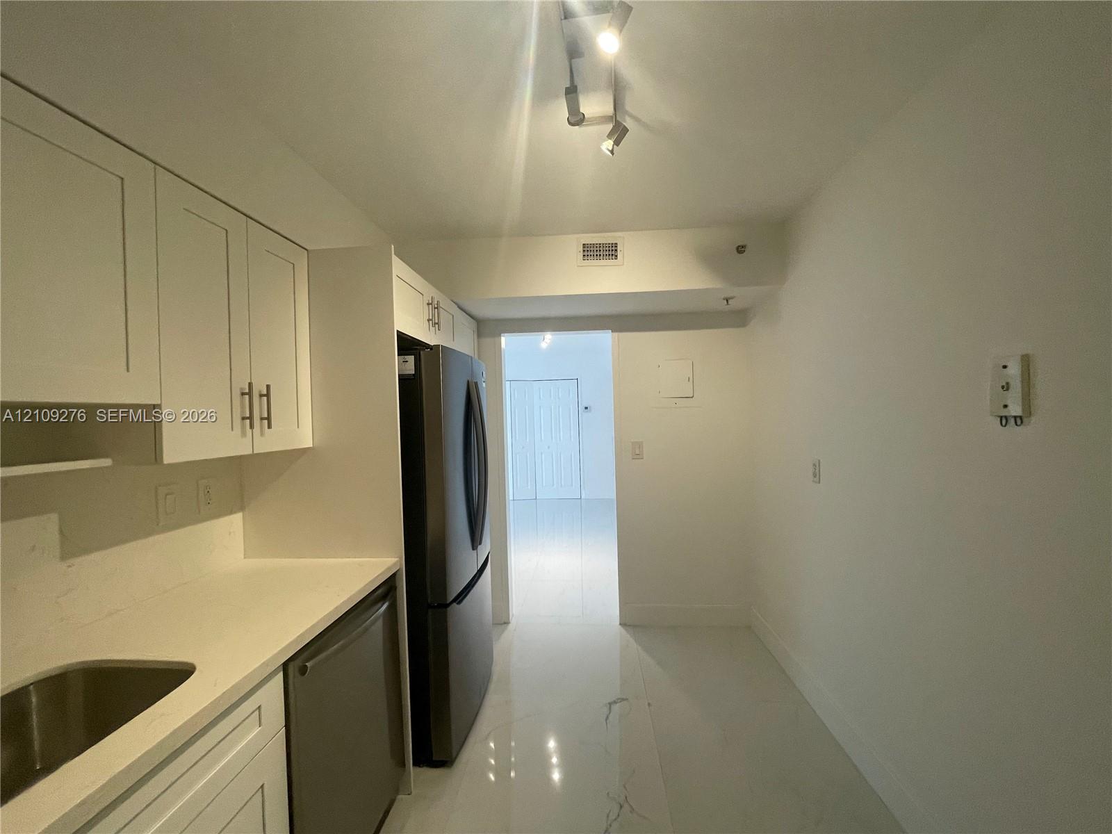 9195 Collins Avenue 1004 Property Photo 12