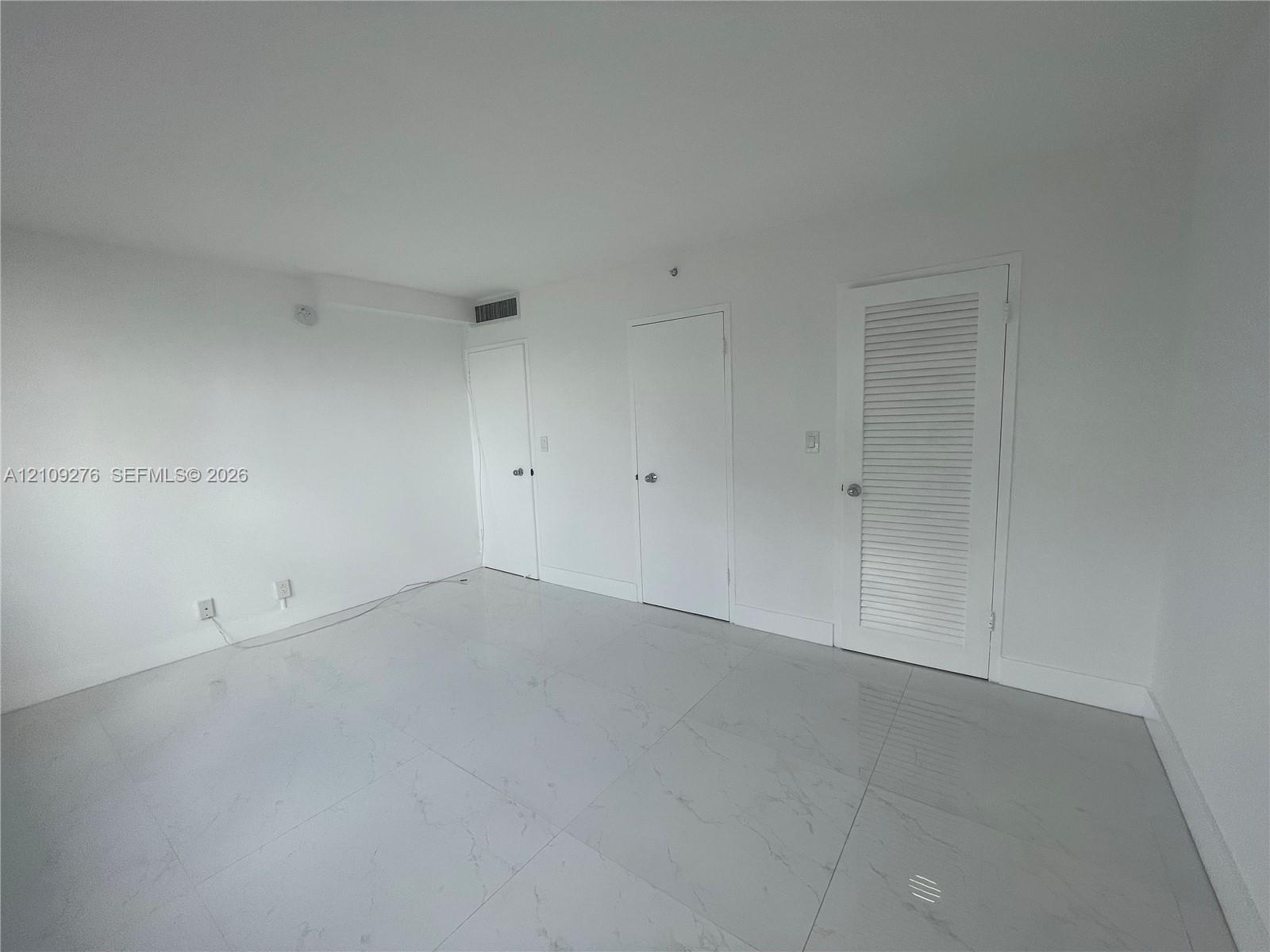 9195 Collins Avenue 1004 Property Photo 21