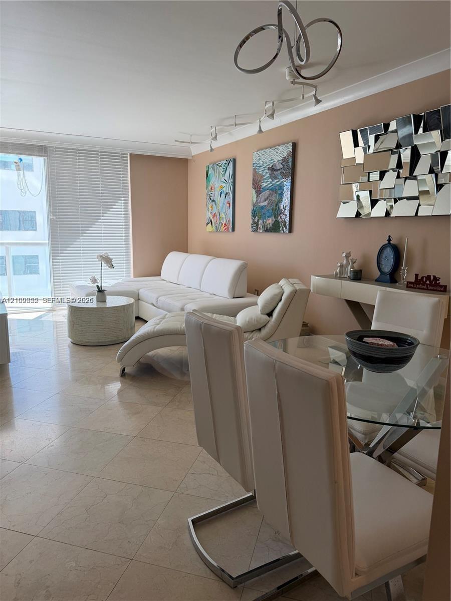 6365 Collins Avenue 906 Property Photo 3