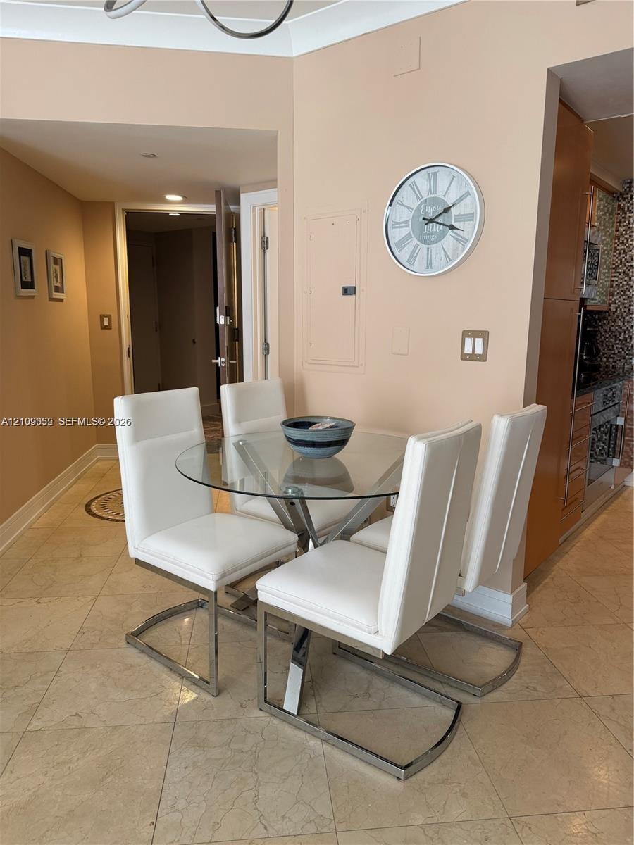 6365 Collins Avenue 906 Property Photo 5