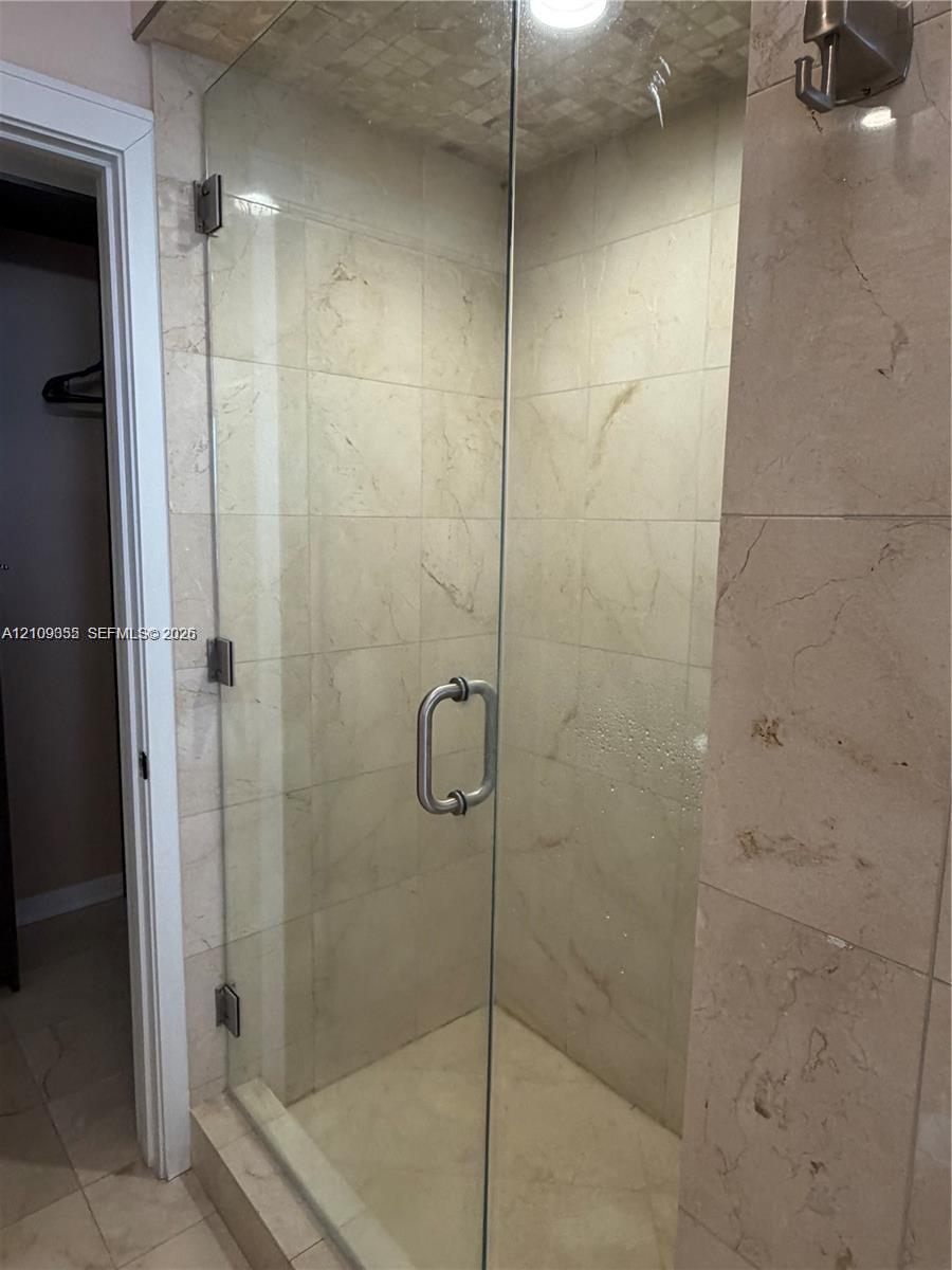 6365 Collins Avenue 906 Property Photo 12