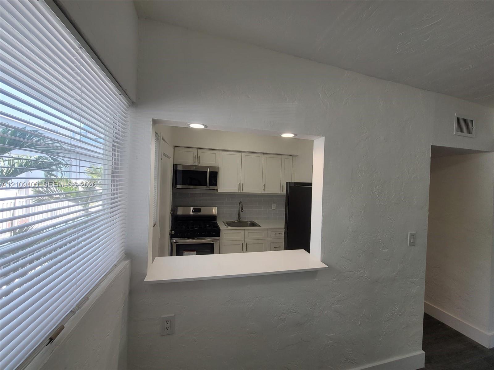 7435 Byron Avenue 06 Property Photo 5
