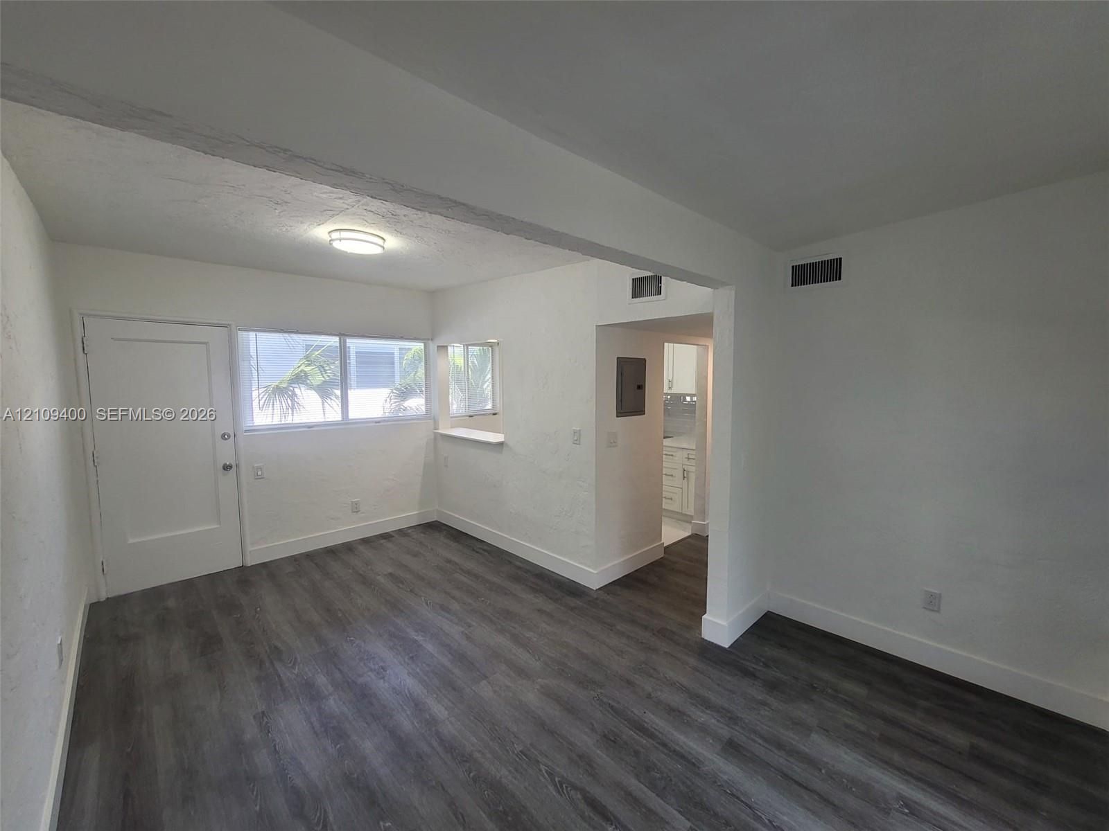 7435 Byron Avenue 06 Property Photo 6