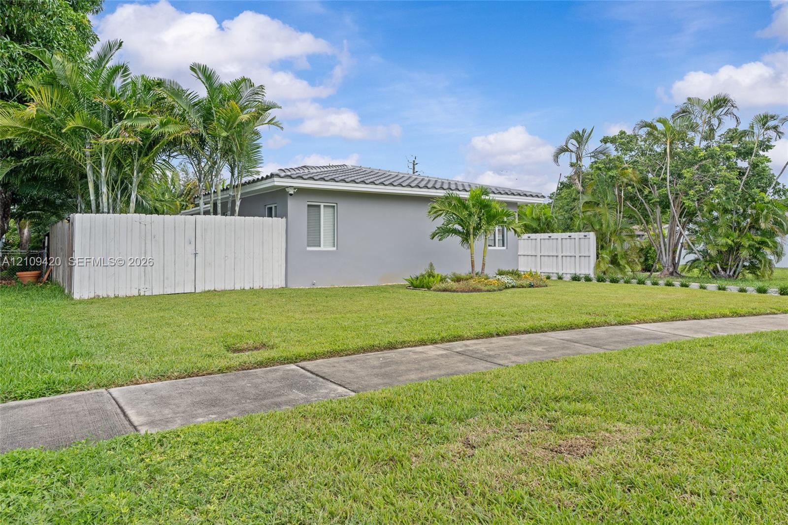 1955 Thomas Street Property Photo 30