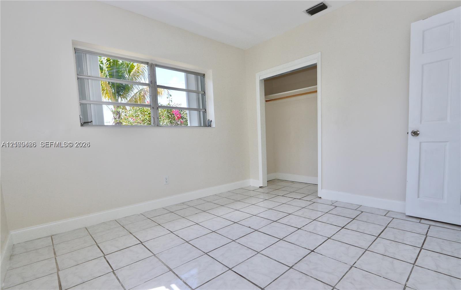 1035 Ne 169th Terrace Property Photo 10