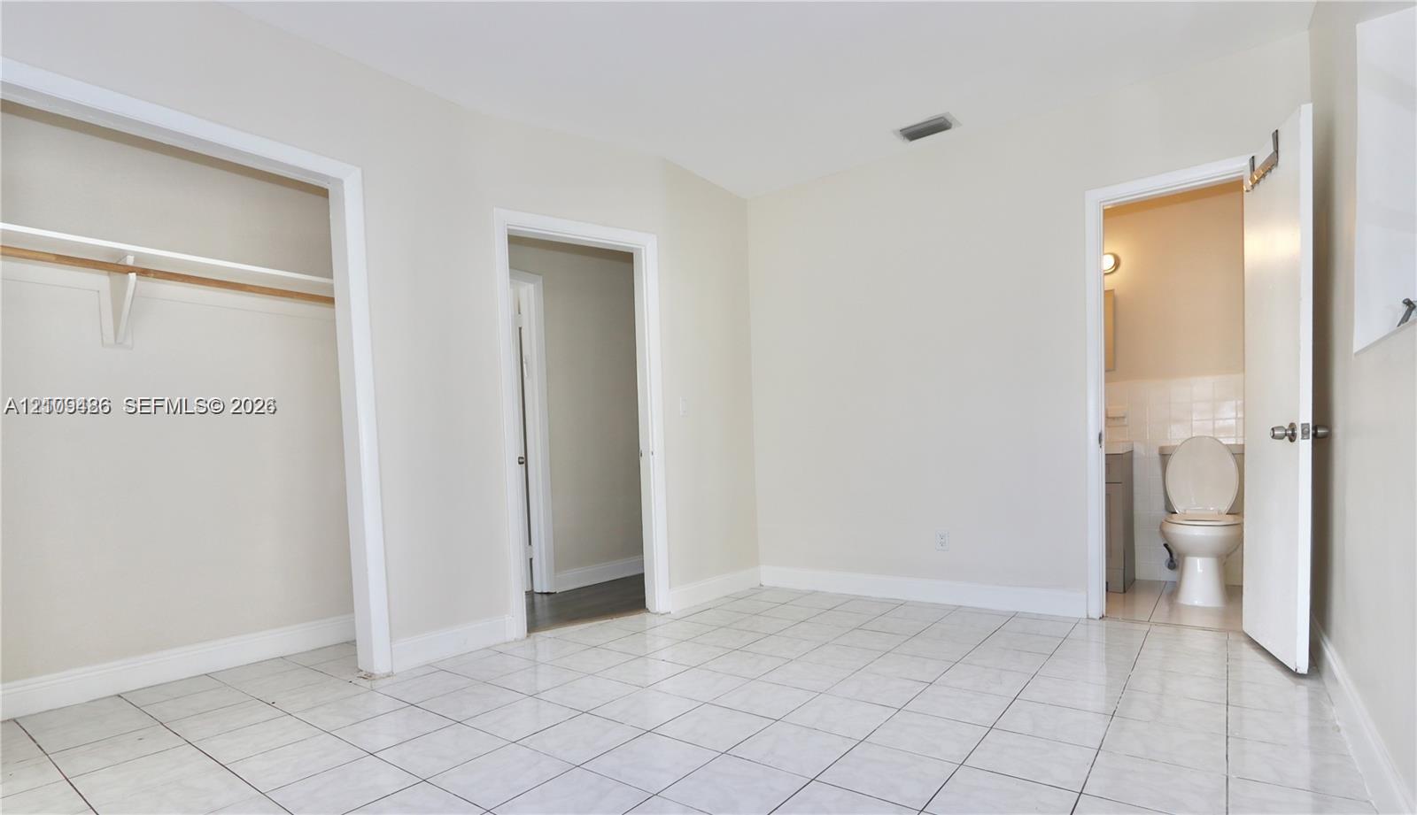 1035 Ne 169th Terrace Property Photo 11