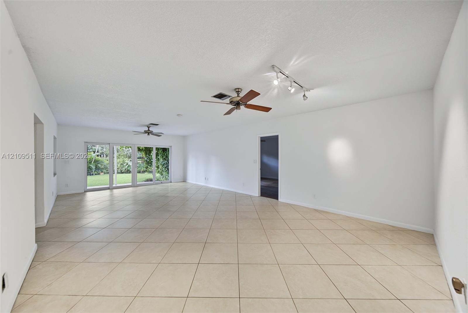 6260 Rose Terrace Property Photo 8