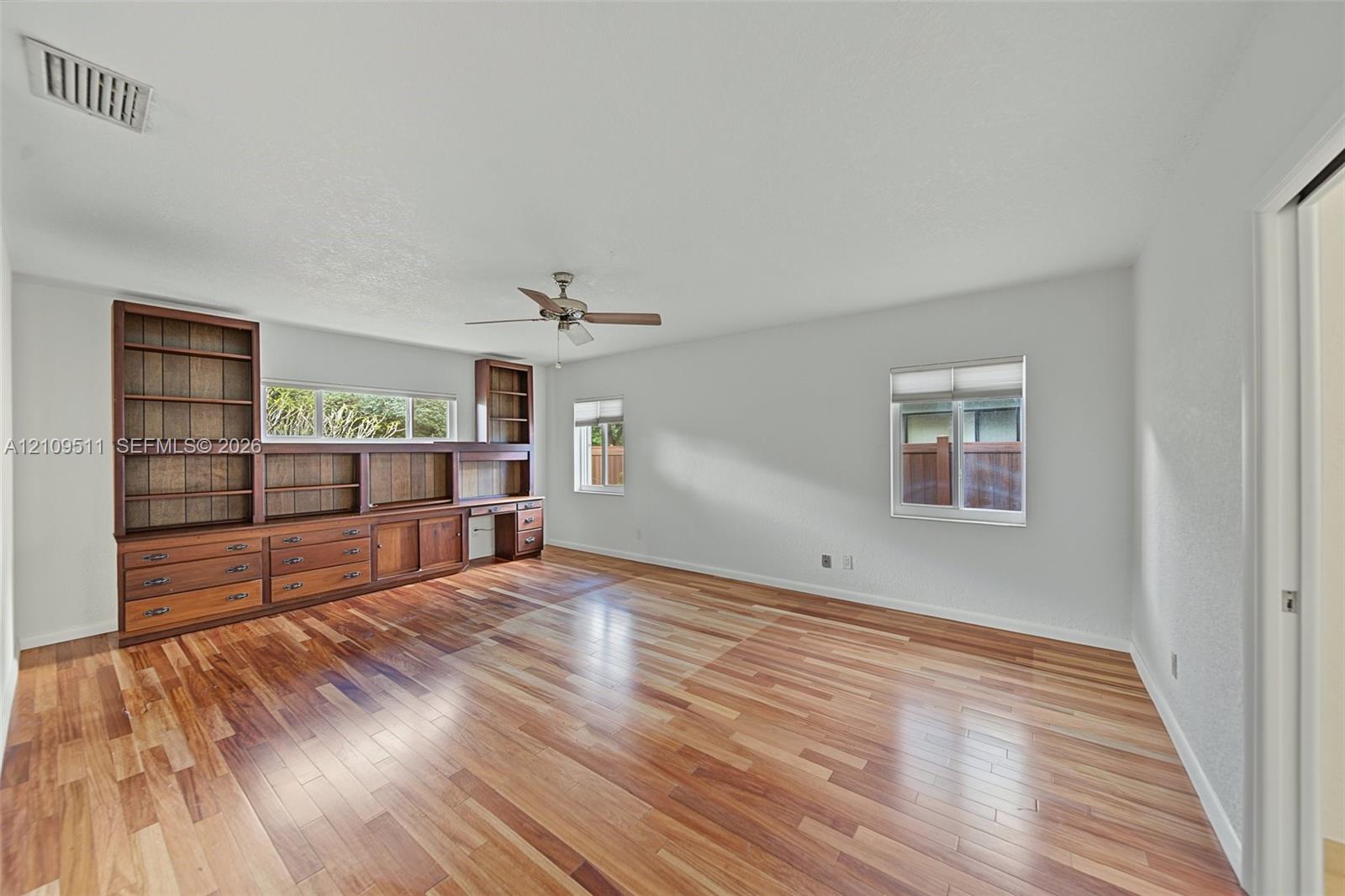 6260 Rose Terrace Property Photo 10