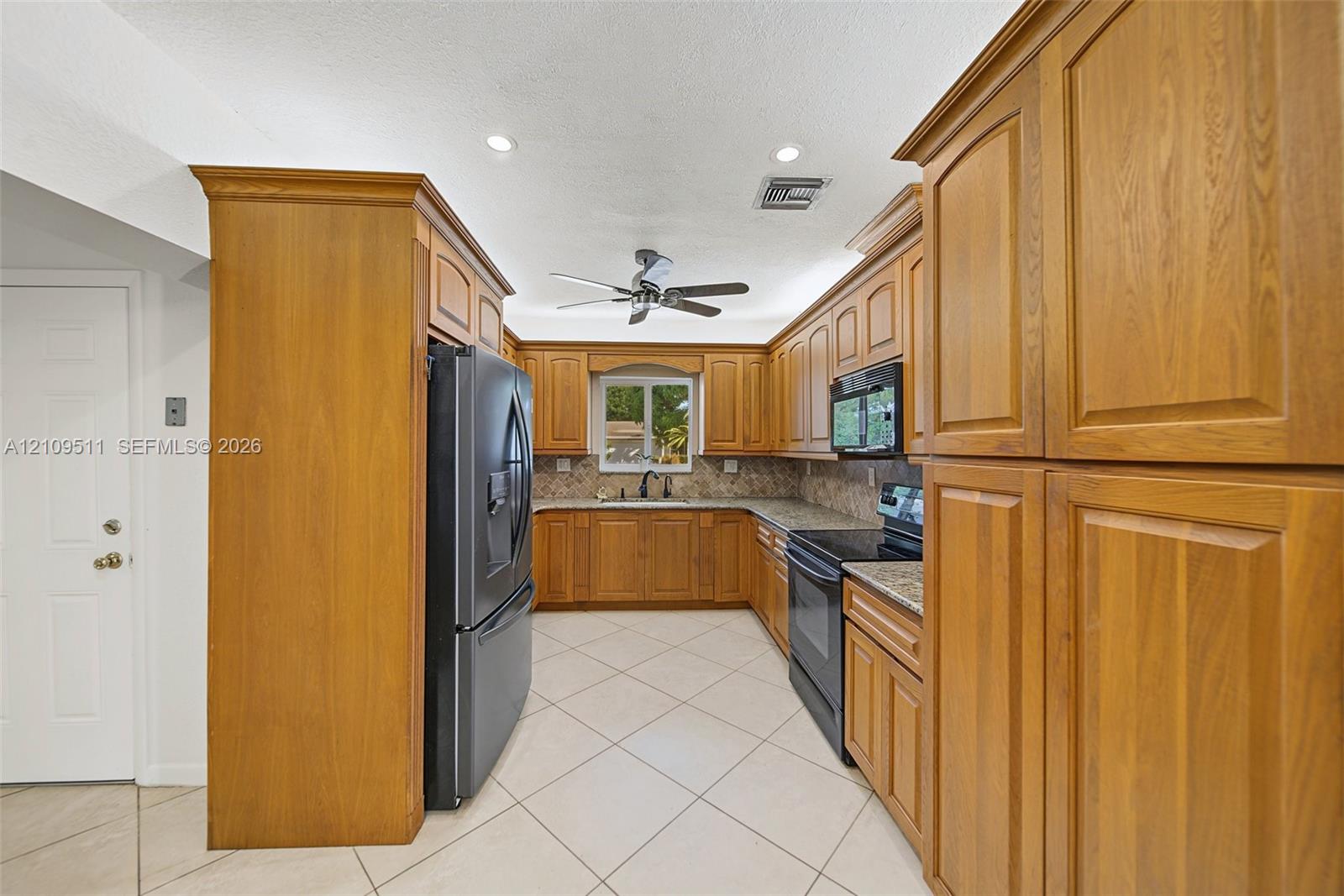 6260 Rose Terrace Property Photo 14