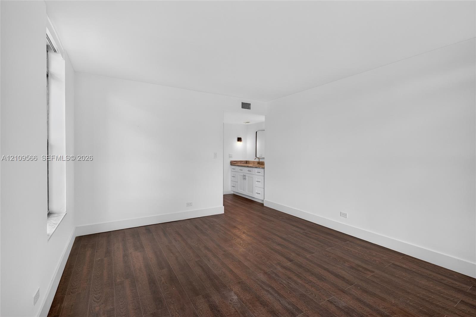 3730 Inverrary Drive 2j Property Photo 18