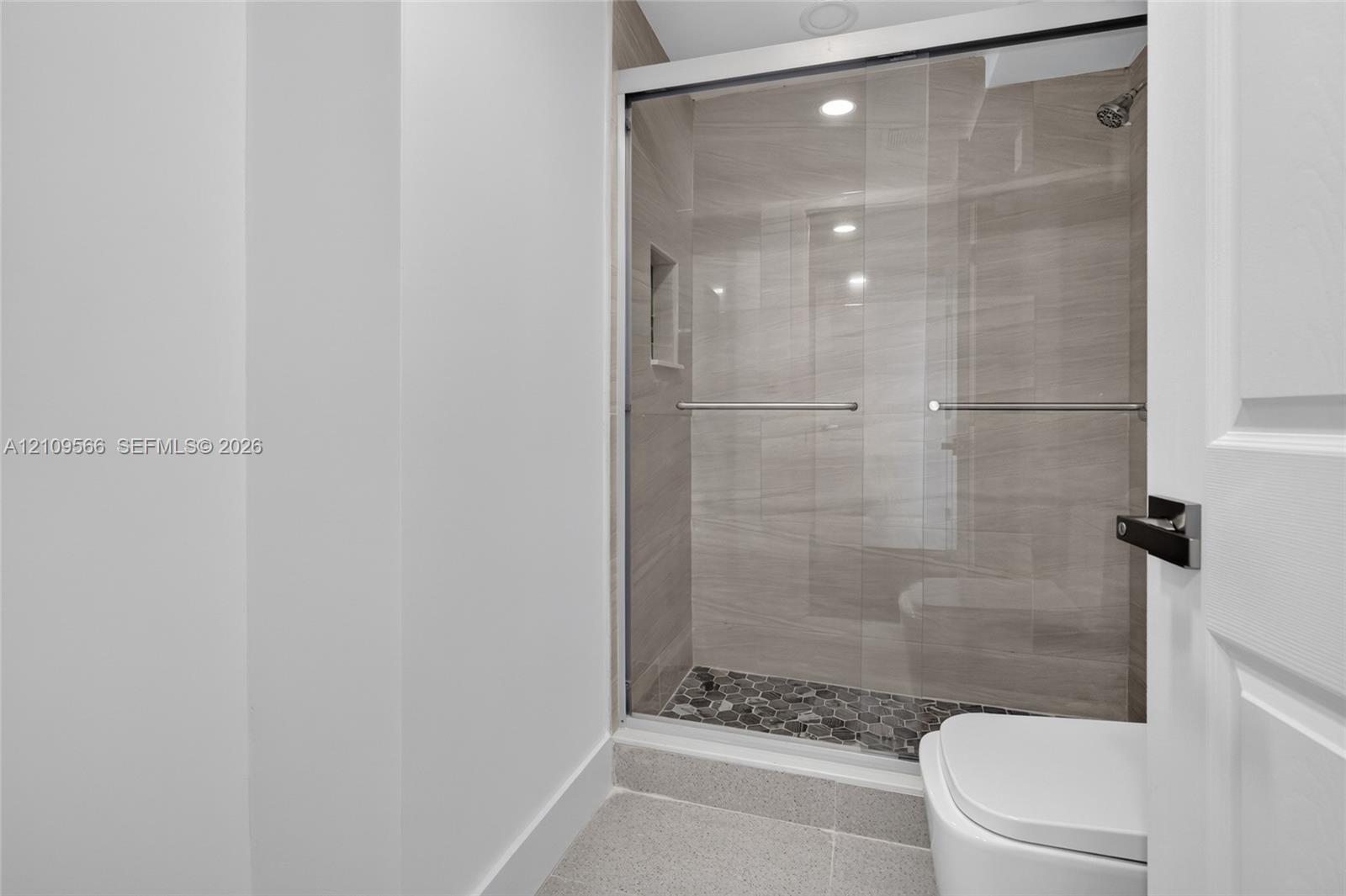 3730 Inverrary Drive 2j Property Photo 22