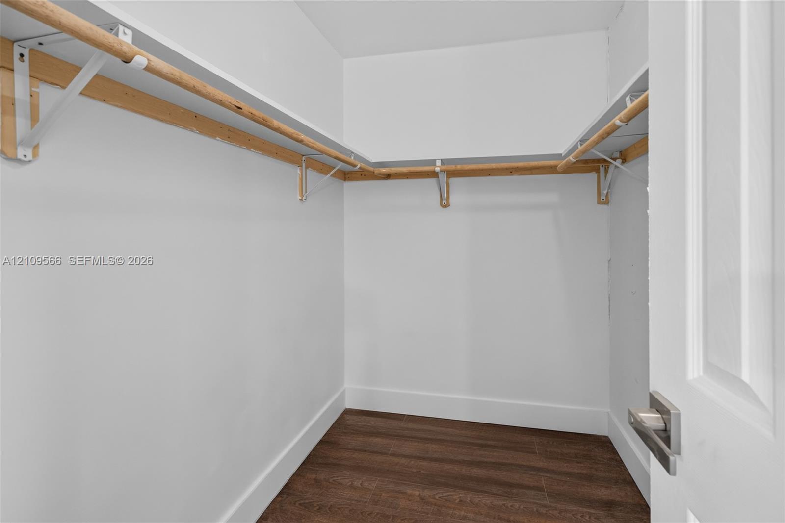 3730 Inverrary Drive 2j Property Photo 23
