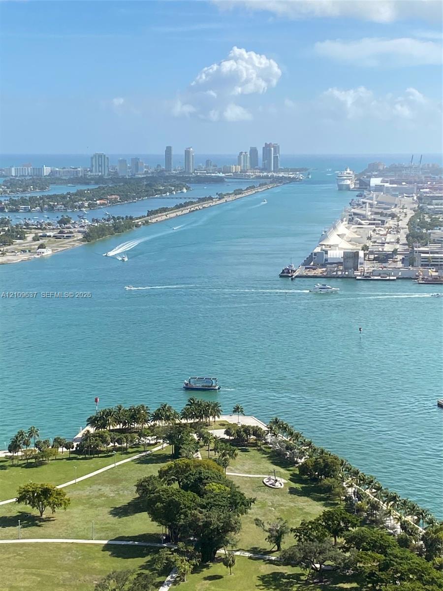 1040 Biscayne Boulevard 1408 Property Photo 1