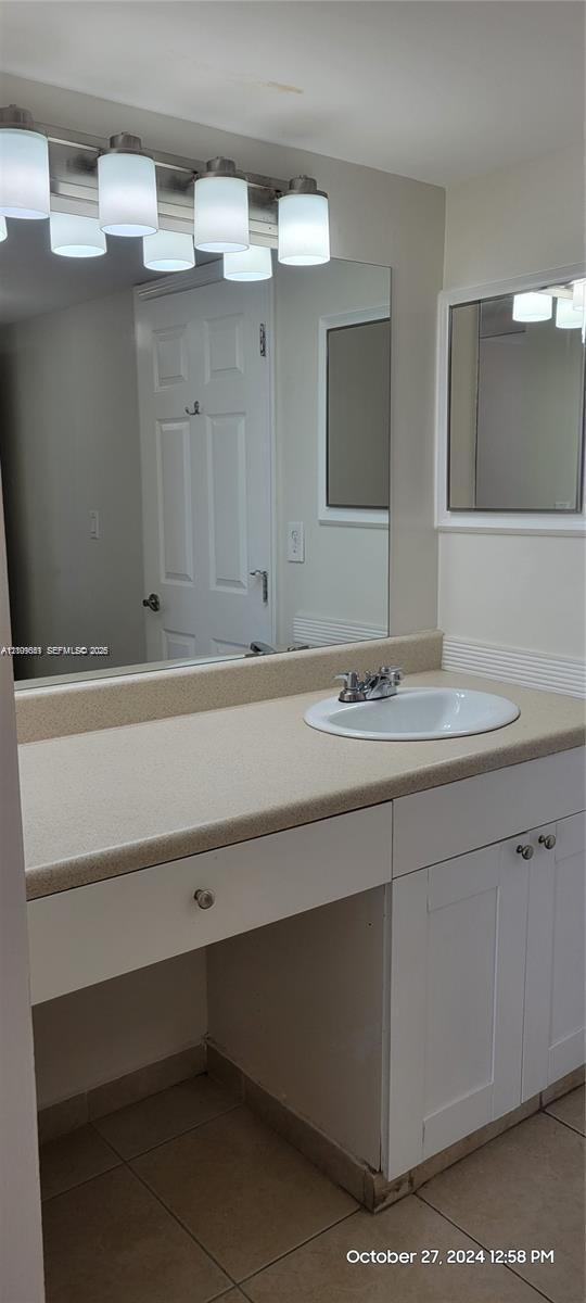 3475 N Country Club Drive 319 Property Photo 17