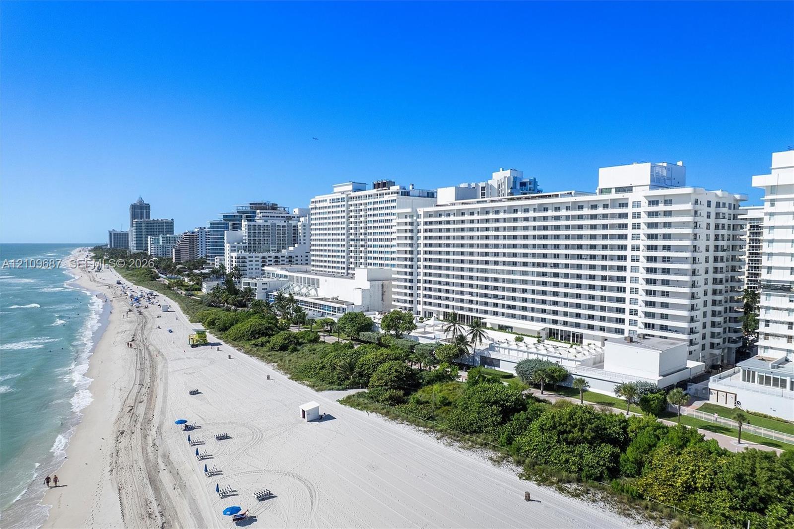 5555 Collins Avenue 5c Property Photo 1