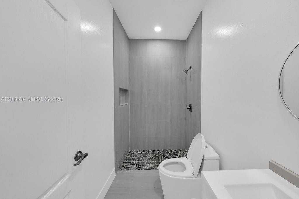 607 W 6th Street Property Photo 21