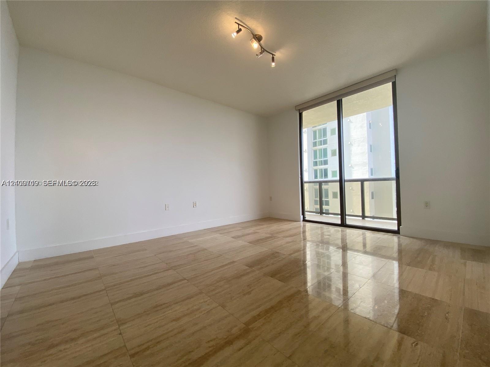 16275 Collins Avenue 1704 Property Photo 11