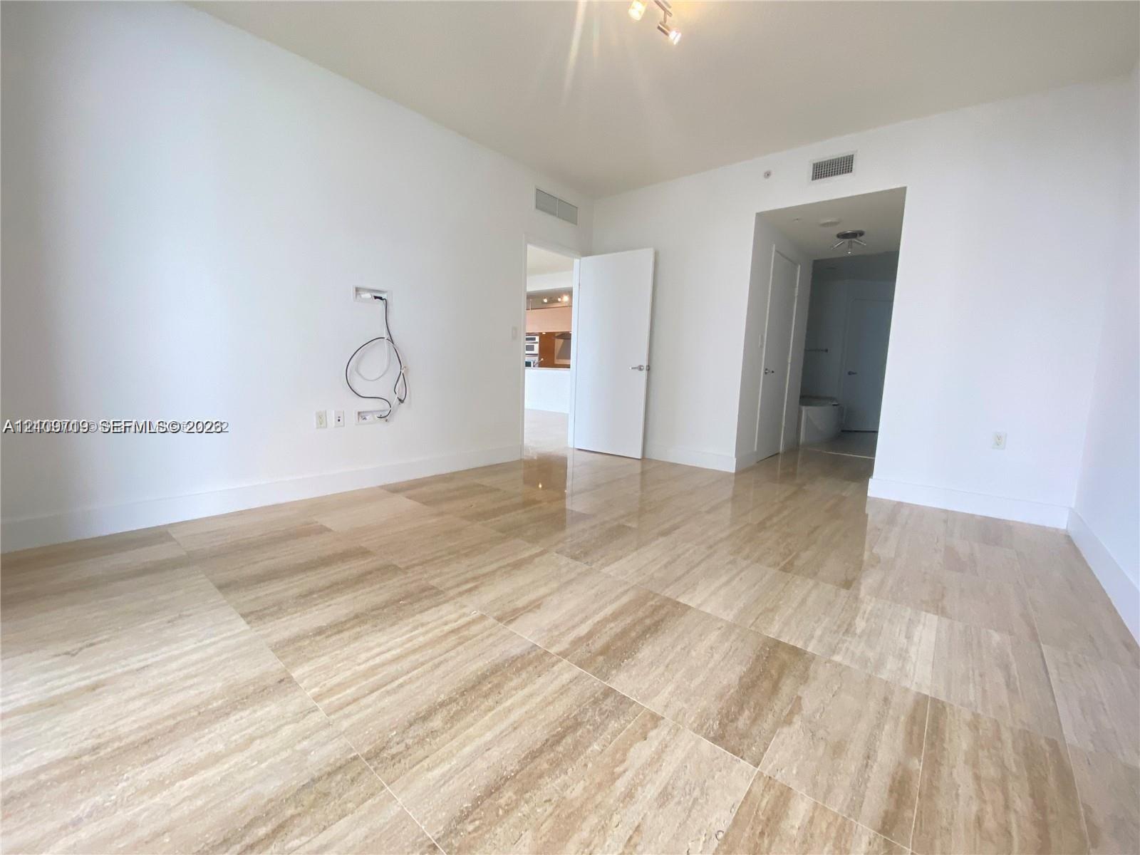 16275 Collins Avenue 1704 Property Photo 12