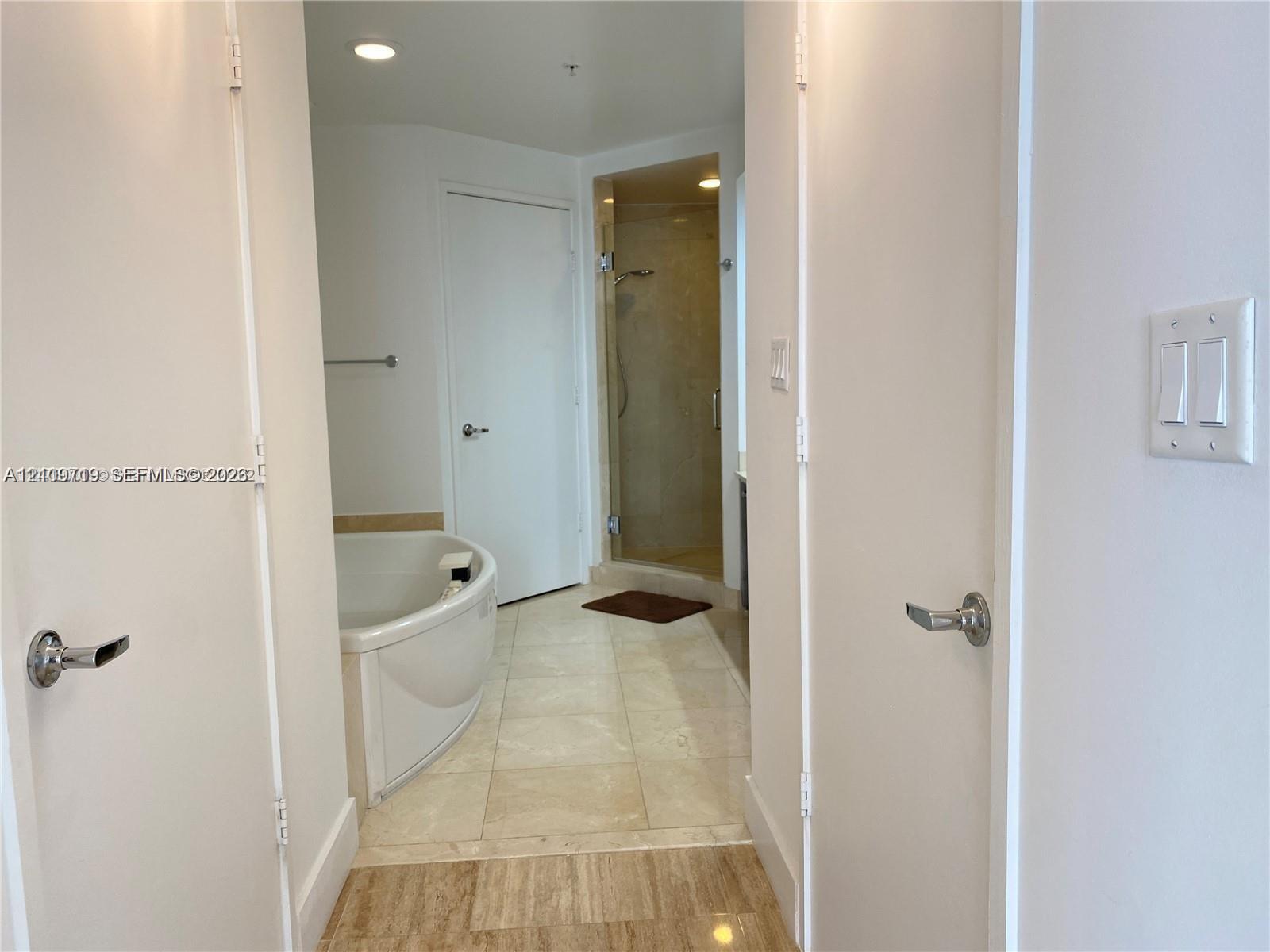 16275 Collins Avenue 1704 Property Photo 13