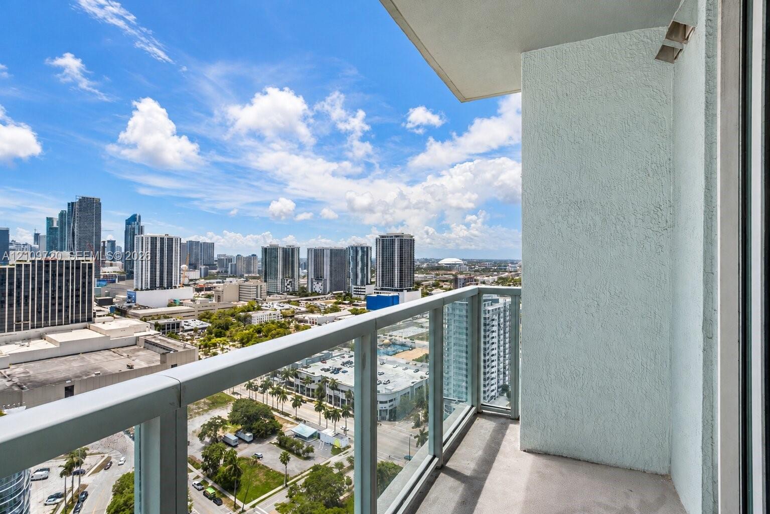 1900 N Bayshore Drive 2919 Property Photo 5