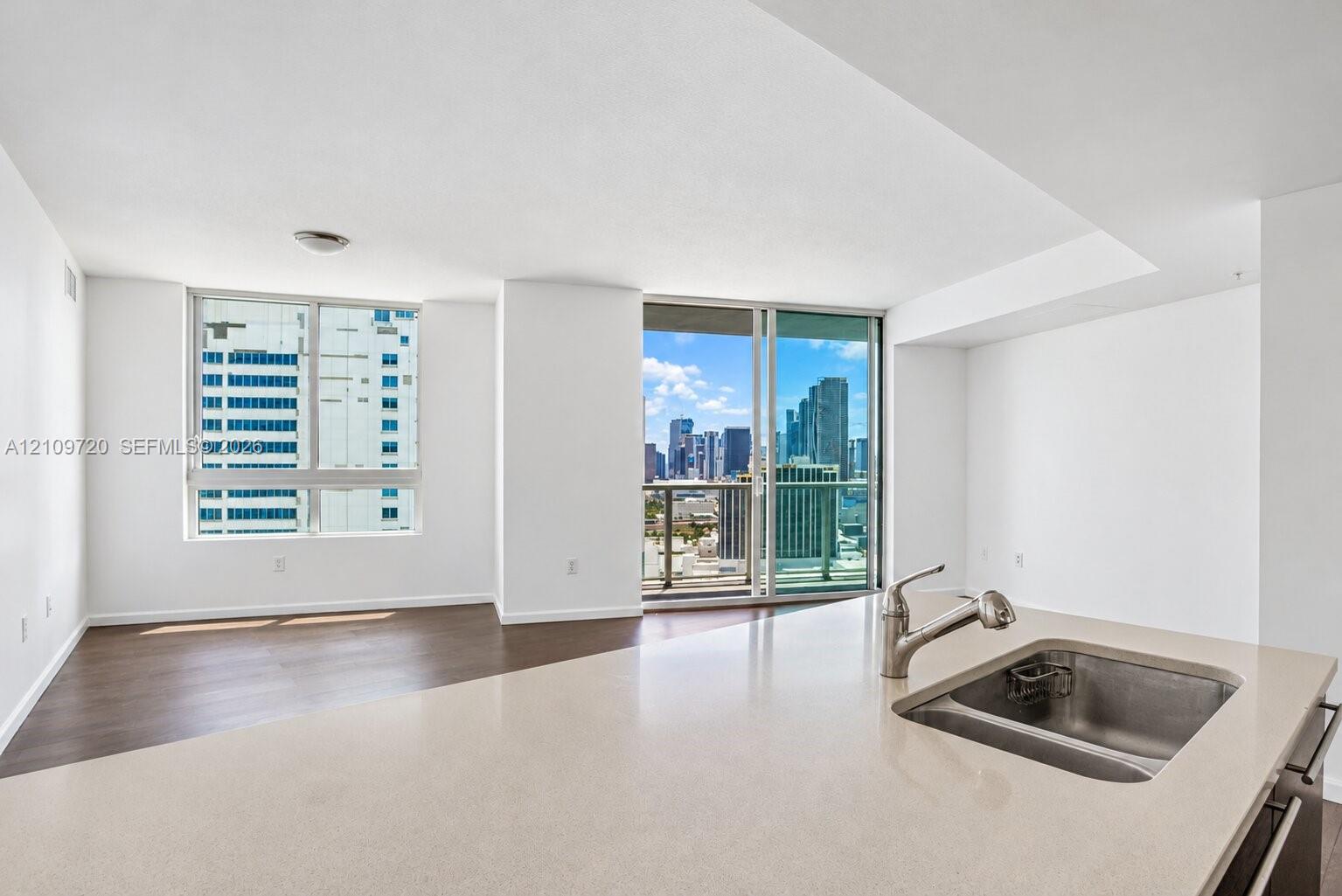 1900 N Bayshore Drive 2919 Property Photo 7
