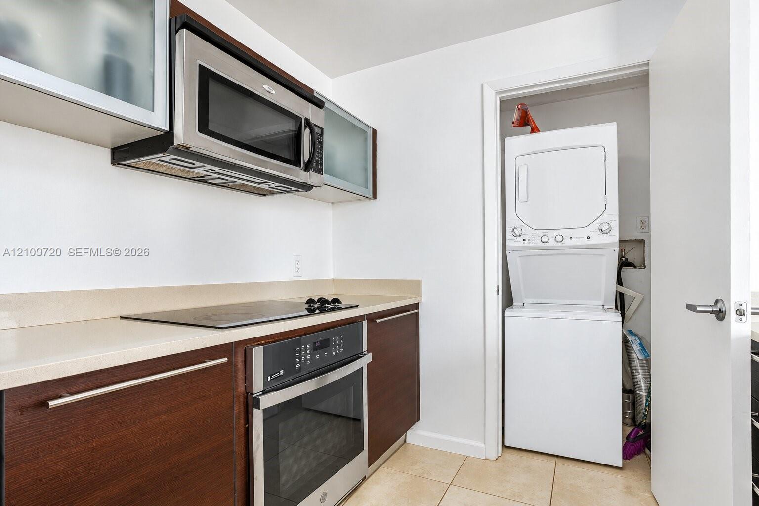 1900 N Bayshore Drive 2919 Property Photo 8