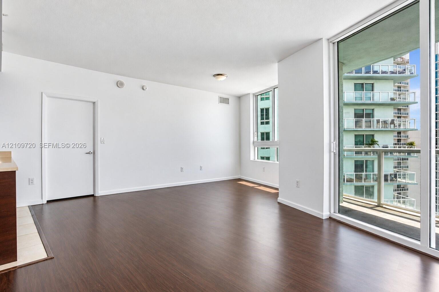 1900 N Bayshore Drive 2919 Property Photo 11