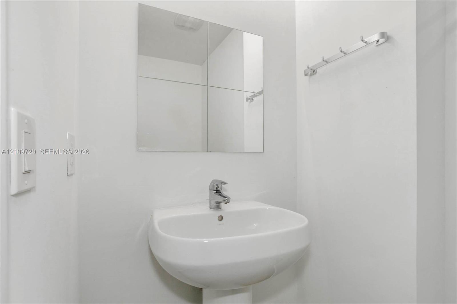 1900 N Bayshore Drive 2919 Property Photo 16