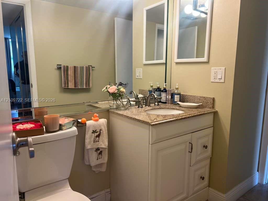 20379 W Country Club Drive 1637 Property Photo 8