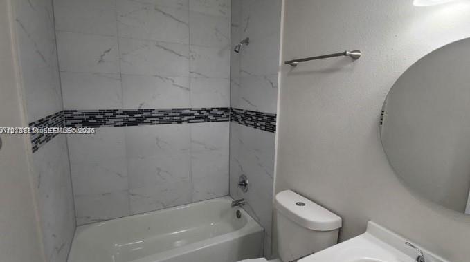 450 Sw 2nd Street 8 Property Photo 3