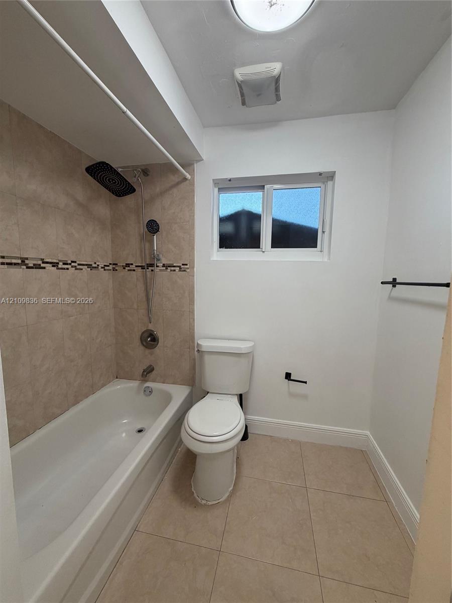 915 W 65th Street A Property Photo 5