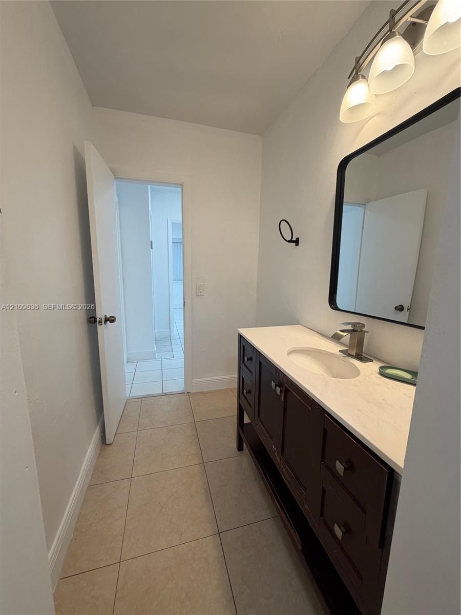 915 W 65th Street A Property Photo 6