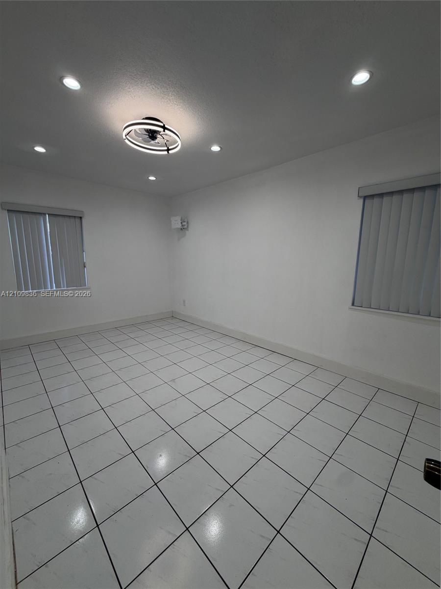 915 W 65th Street A Property Photo 8