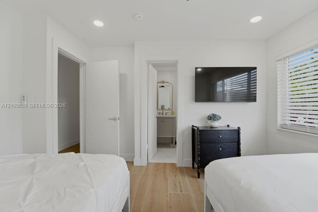 800 Alamanda Drive Property Photo 17