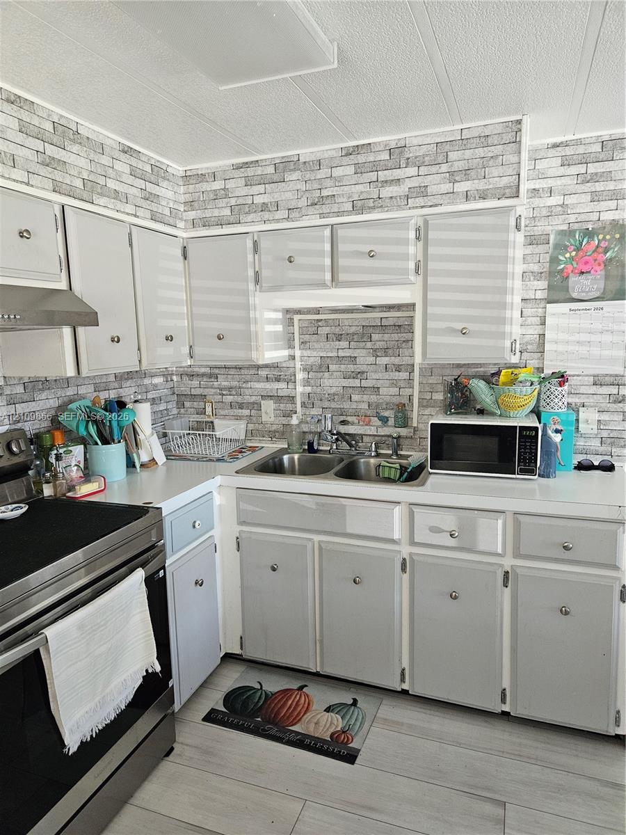 8 La Mesa Property Photo 7