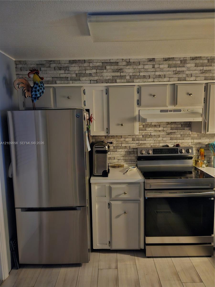 8 La Mesa Property Photo 18