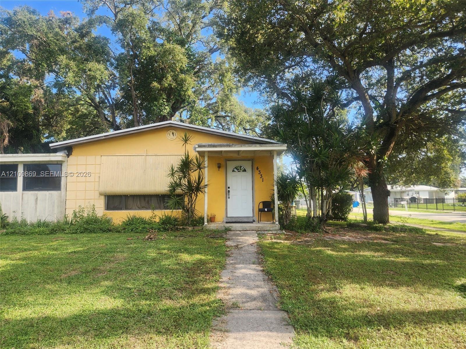 4331 Sw 32nd Court Property Photo 1