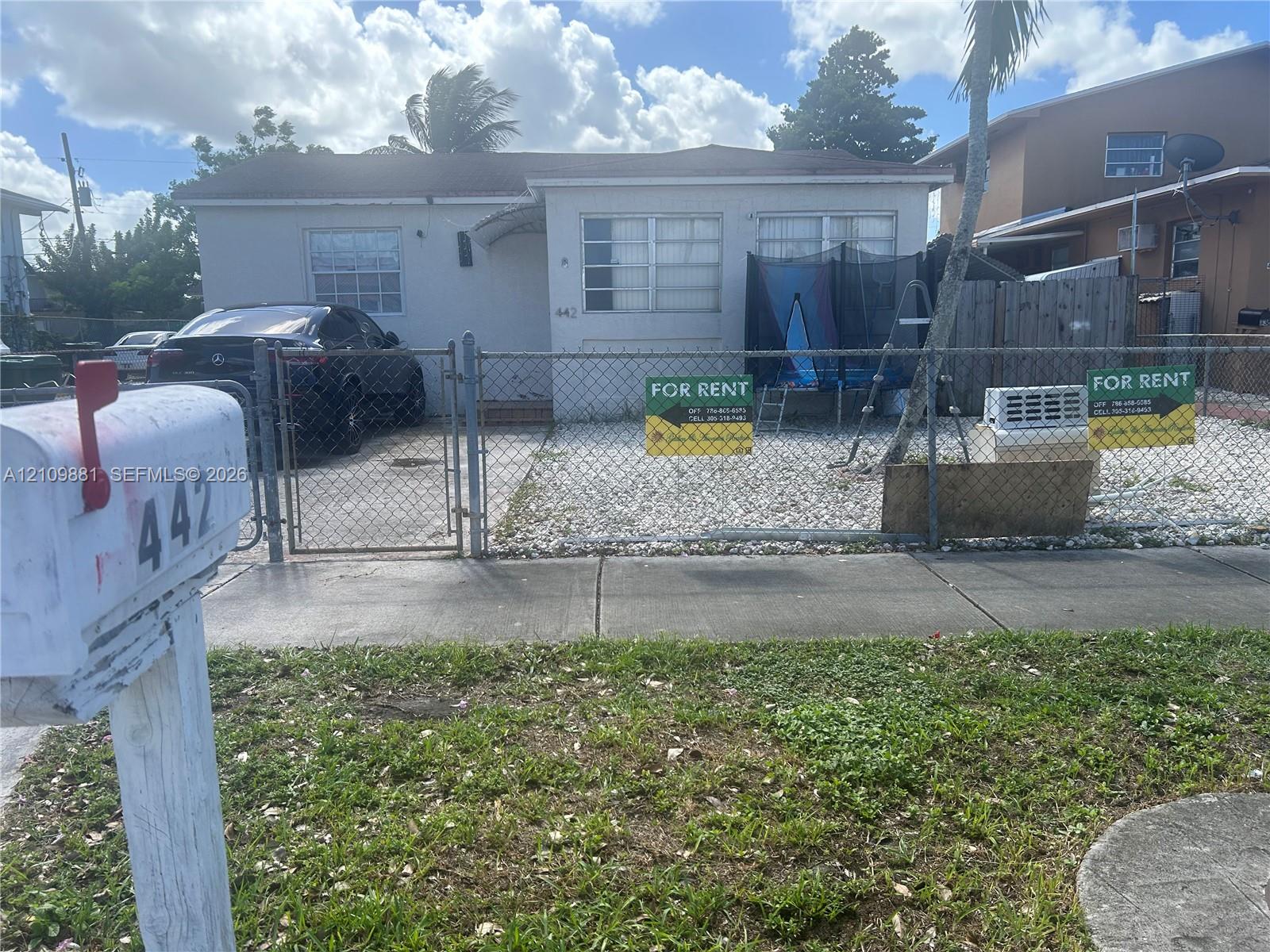 442 E 18th Street Property Photo 1