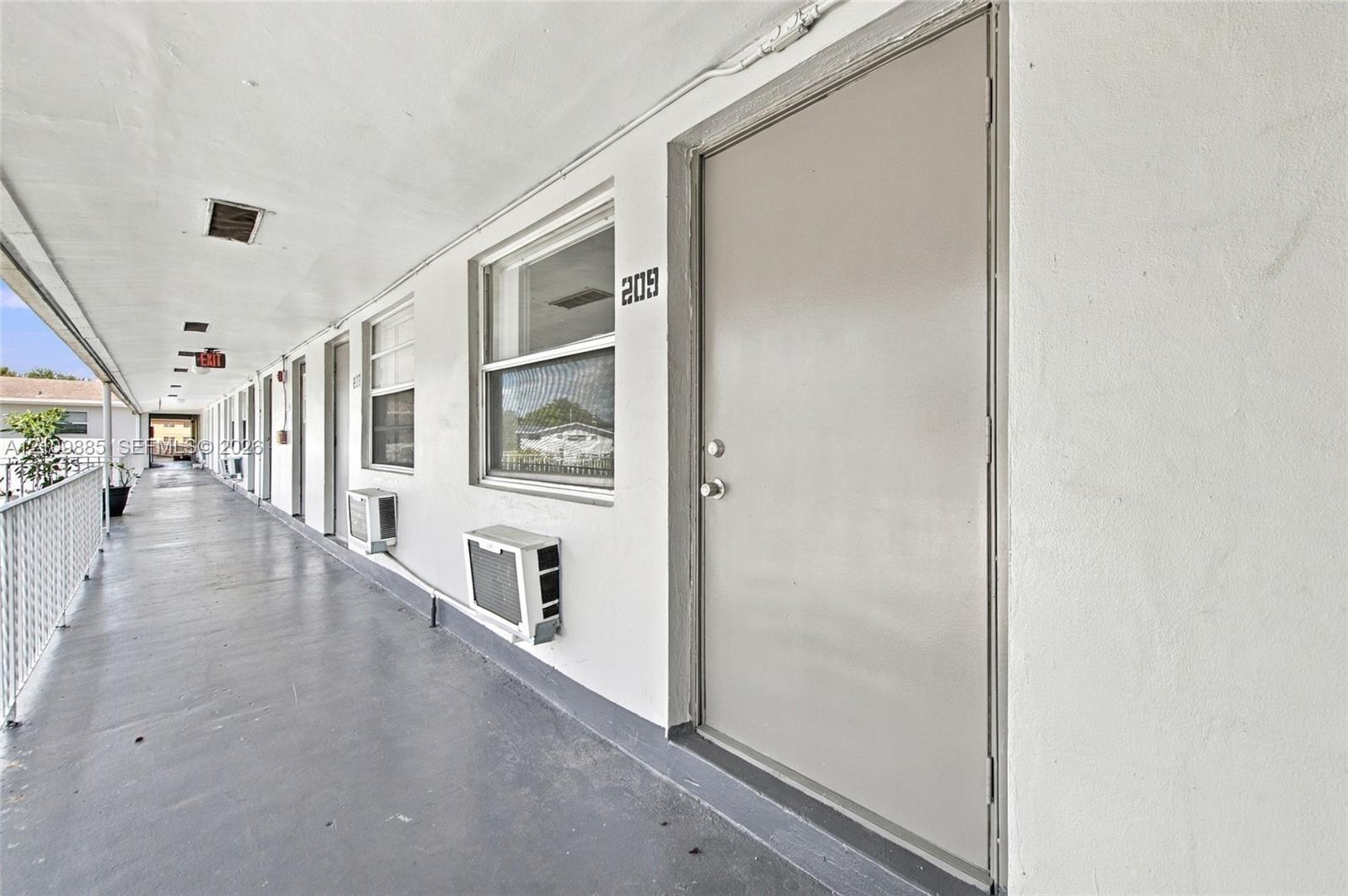 1921 Sw 69th Avenue 209 Property Photo 3