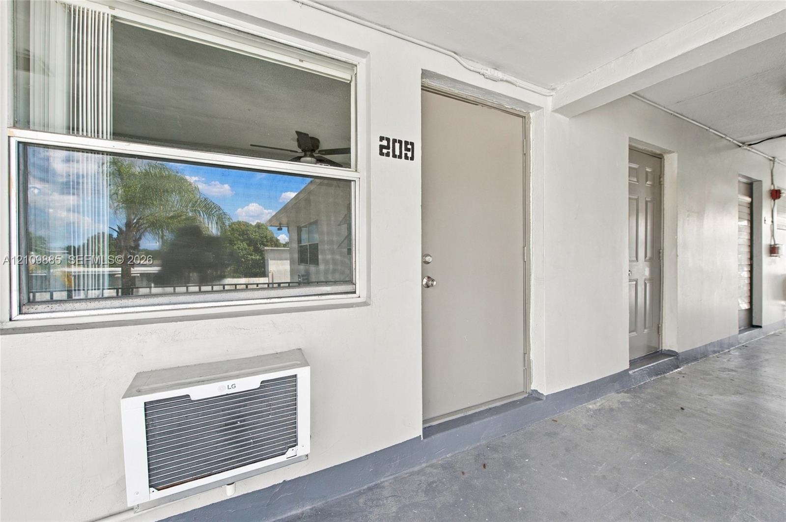 1921 Sw 69th Avenue 209 Property Photo 4