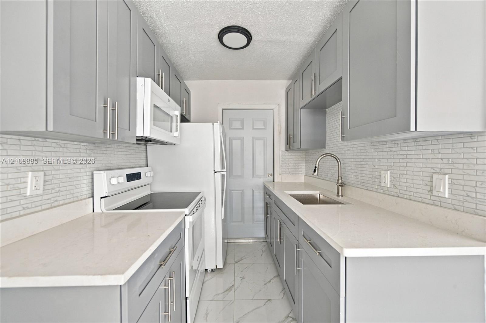 1921 Sw 69th Avenue 209 Property Photo 10
