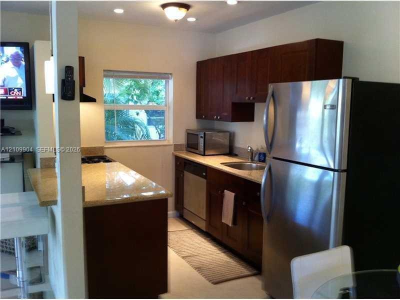101 Collins Avenue 1 Property Photo 14