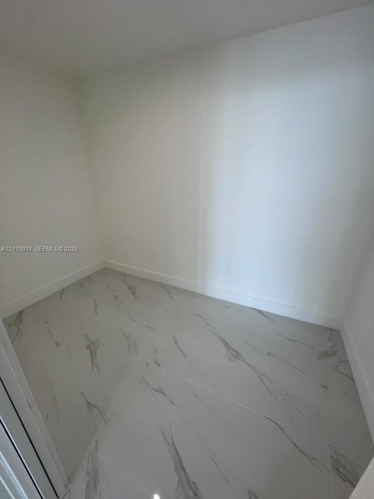 725 Ne 24th Street 4405 Property Photo 13