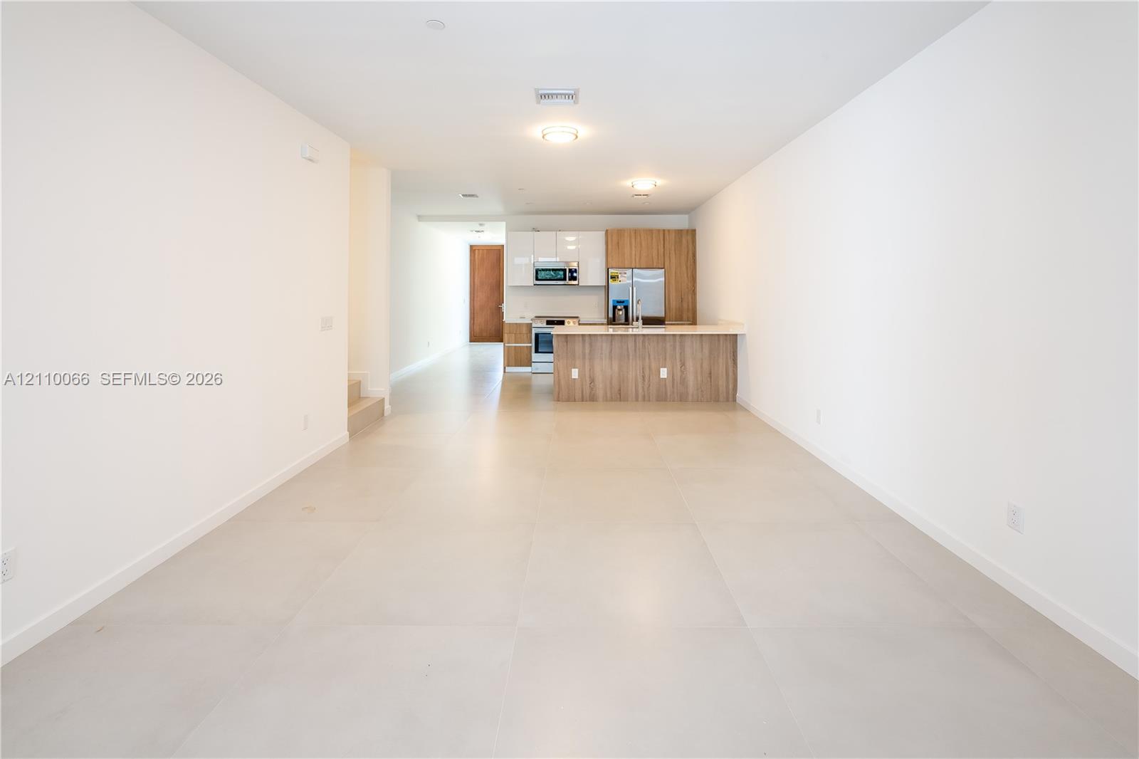 529 Sw 11th Street 101 Property Photo 2
