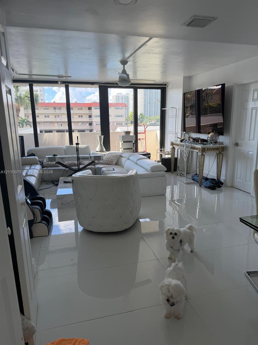 2017 S Ocean Drive 208 Property Photo 6
