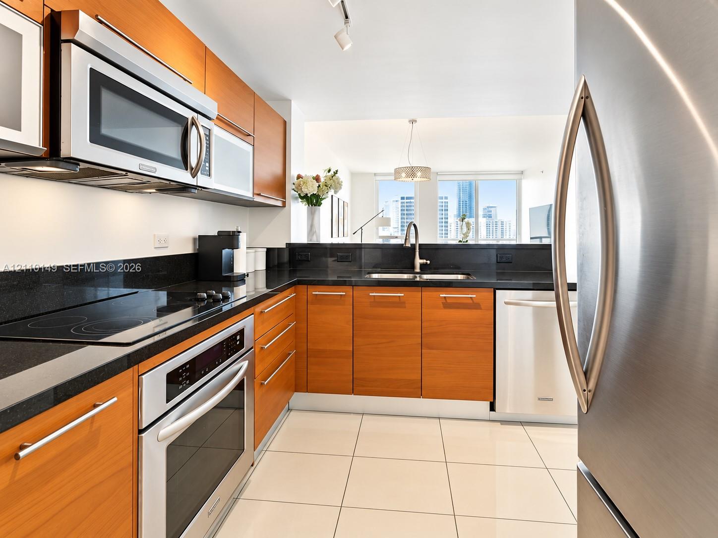 244 Biscayne Boulevard 2405 Property Photo 6